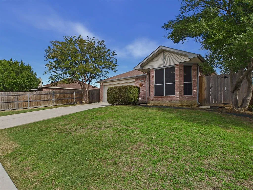 3 bed, 1380 sqft, $1,950 — Photo 4