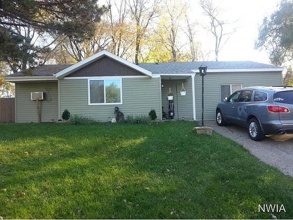 1st image of 3008 9th St