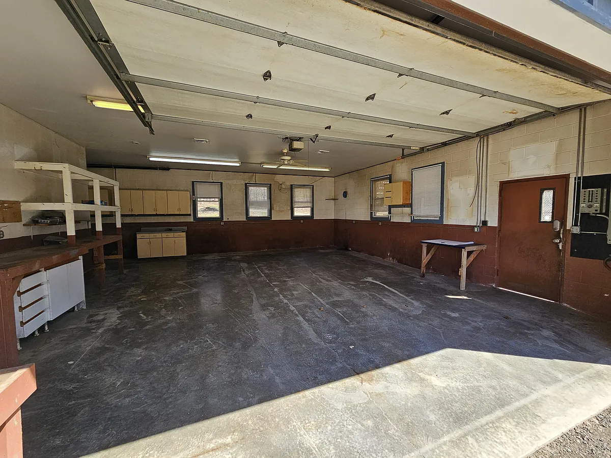 Building Photo - School House Ln