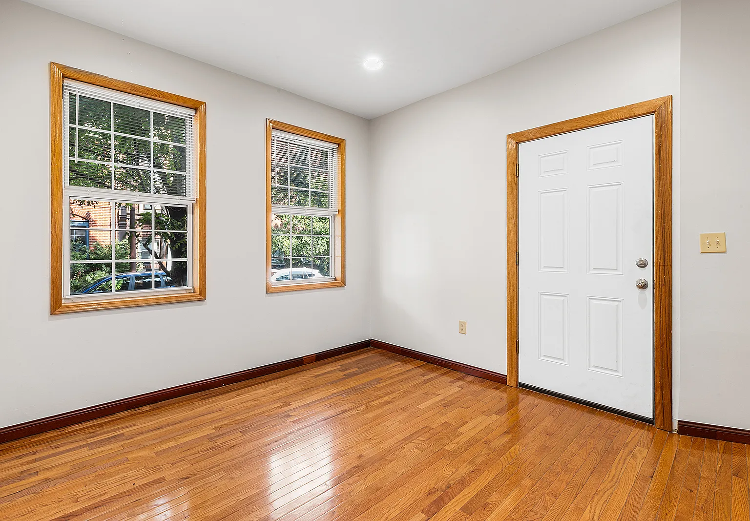 3 bed, 1618 sqft, $2,600 — Photo 3