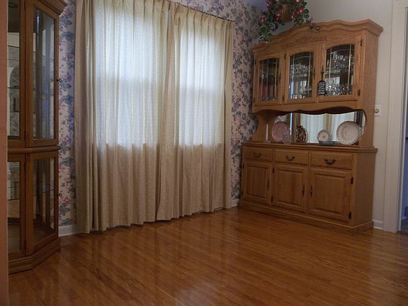 Dining room looking south