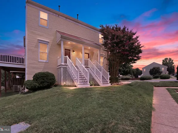 4968 Marshlake Ln, Dumfries, VA 22025