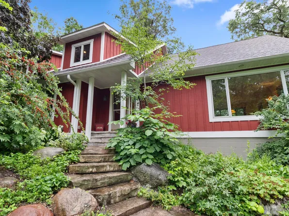 1116 Woodland Trl, Northfield, MN 55057