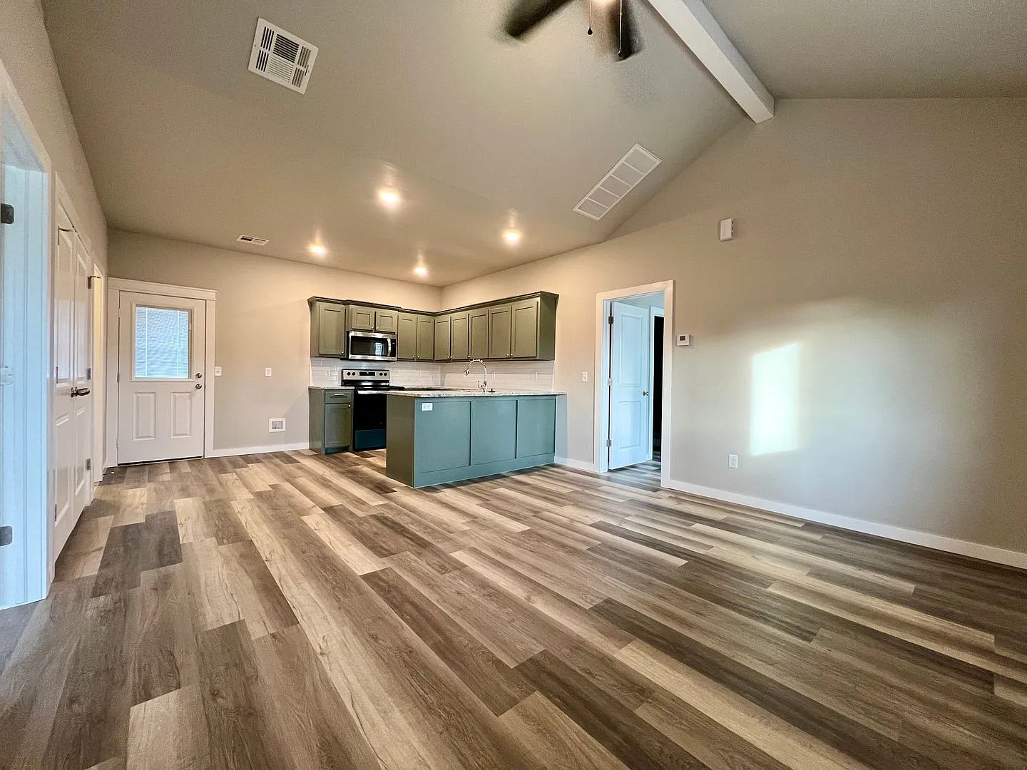 1128 W Iowa - Available Now! — Photo 2