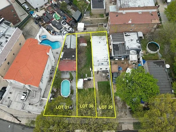 7007 Ditmars Blvd, East Elmhurst, NY 11370