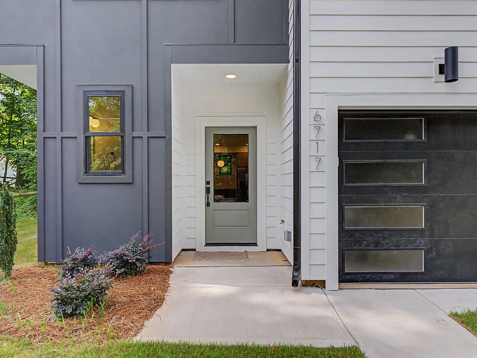 3 bed, 3.5 bath, 1931 sqft, $2,690 — Photo 2