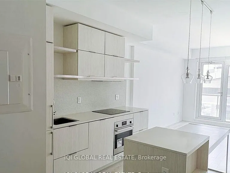 197 Yonge St #2407 — Photo 8