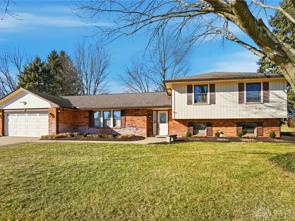 205 Elmwood Pl, Dayton, OH 45440