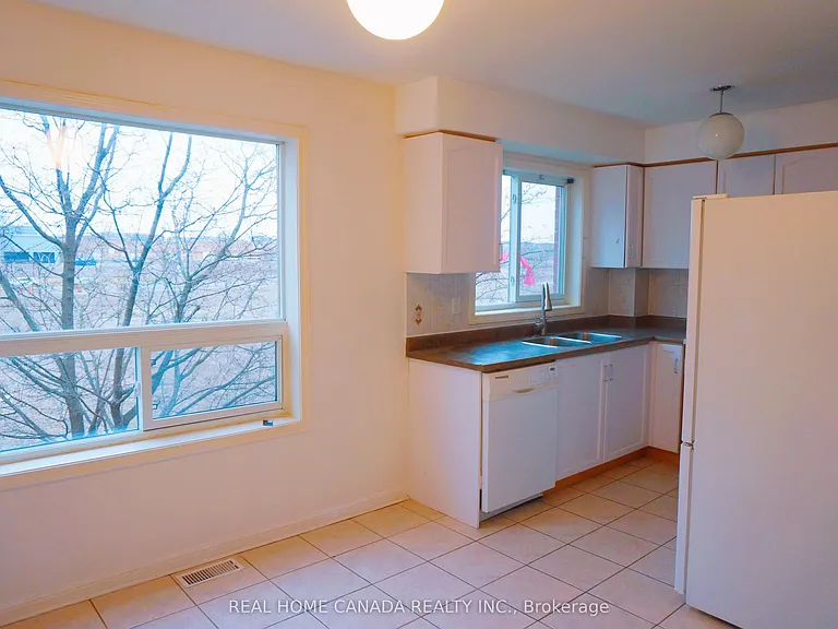 80 Acorn Pl #54 — Photo 6