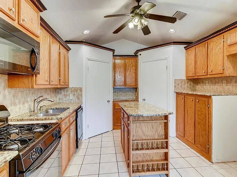 6203 Felix Ave — Photo 5