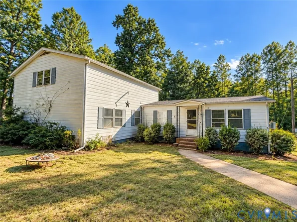 831 Doswell Town Rd, Meherrin, VA 23954