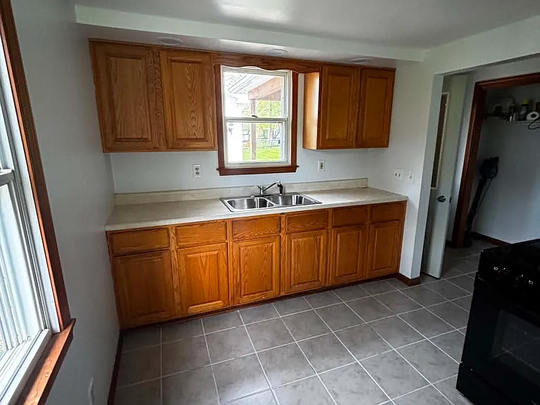 92 Daytona Ave — Photo 6