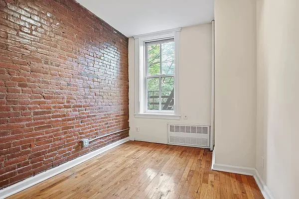 Rented by Grand Group Realty | media 8