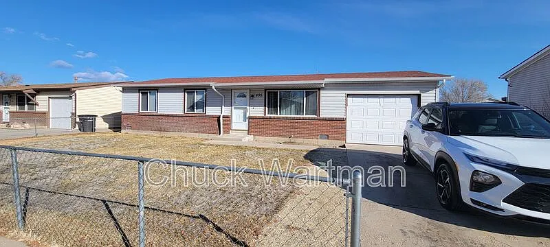 3 bed, 2.0 bath, 1105 sqft, $1,875 — Photo 2