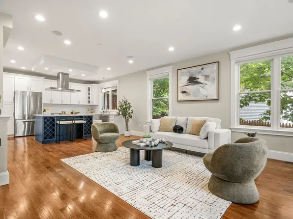 14 Pearl St #B, Somerville, MA 02145