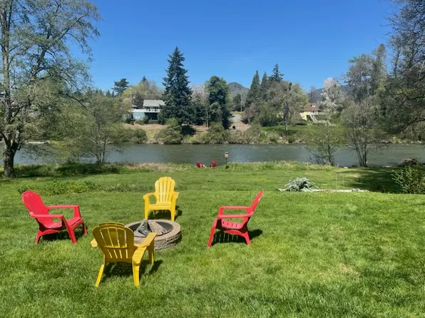 2444 Rogue River Hwy #A, Grants Pass, OR 97527