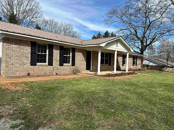 2nd image of 235 Crockett Cir