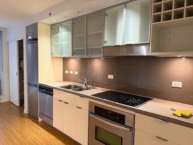 168 Powell St #205 — Photo 13