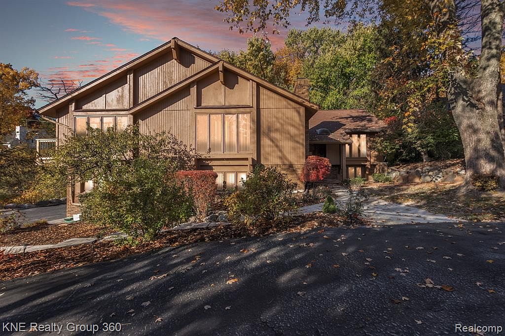 2211 Shore Hill Dr, West Bloomfield, MI 48323 MLS 20221055980 Zillow