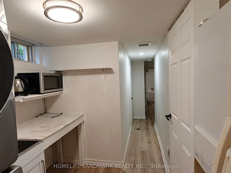 385 Marybay Cres #2 — Photo 10