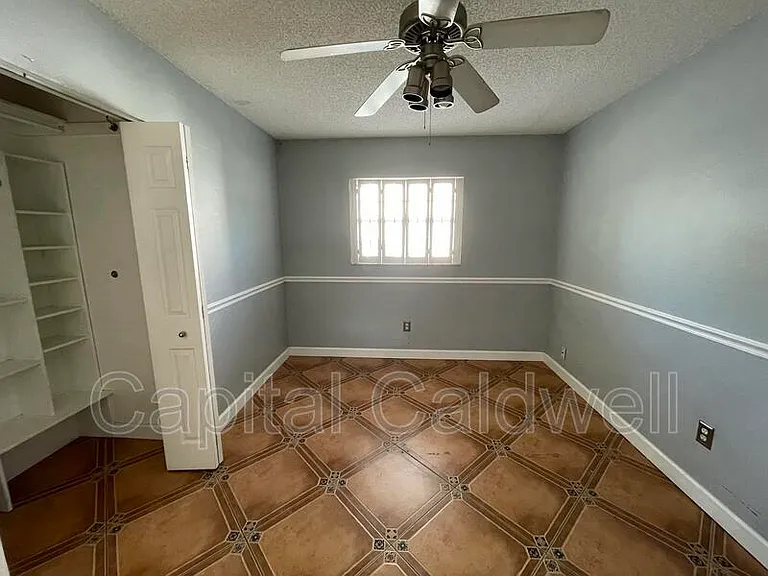 12813 Starling Dr — Photo 29