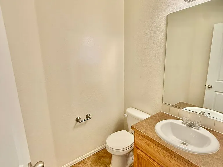 7374 Andover St — Photo 14