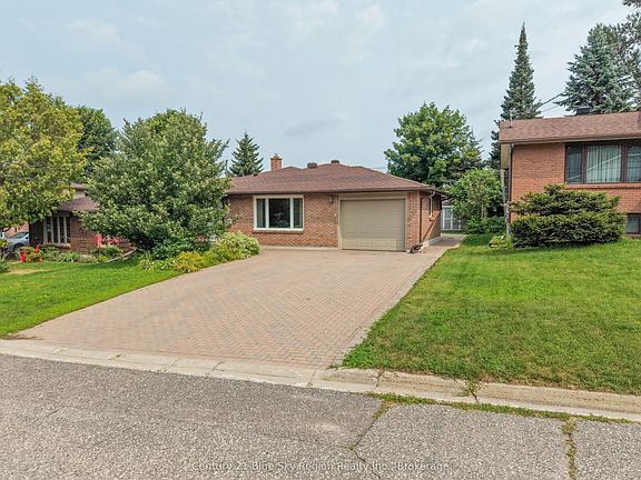 2nd image of 113 Sable Cres