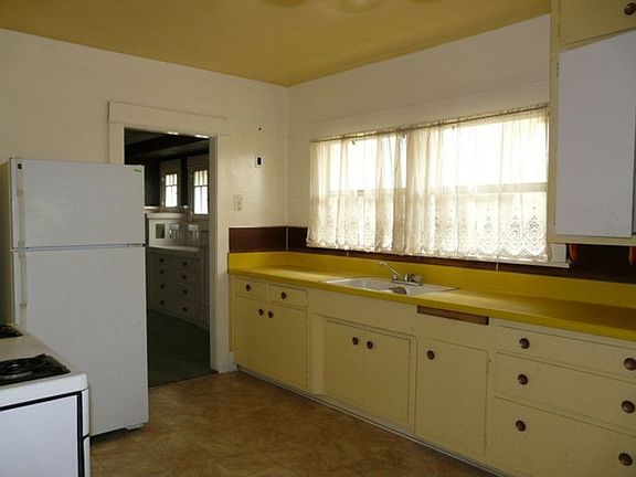 5th image of 319 Stowe Ter
