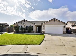 2017 W Queens Way, Hanford, CA 93230