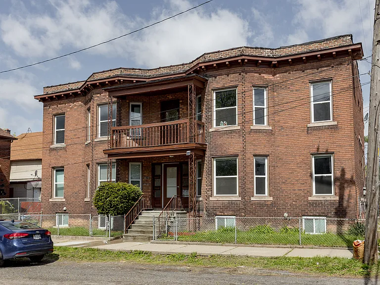 4634 Howard St — Photo 12