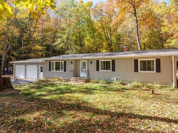 S2490 Meadowview Rd, Reedsburg, WI 53959