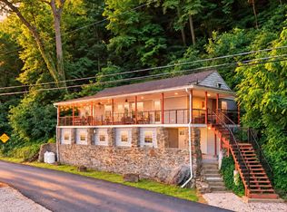 6140 River Dr, York, PA 17406