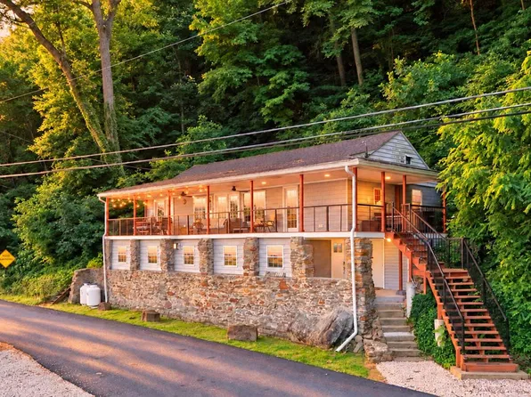 6140 River Dr, York, PA 17406