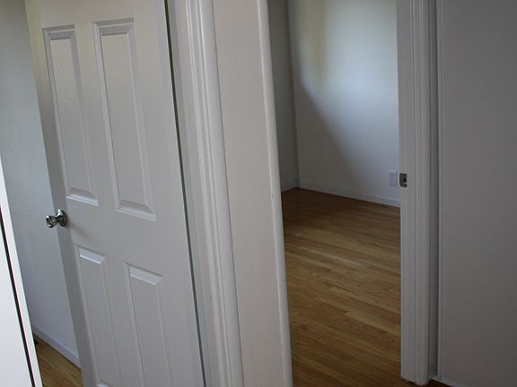 3rd image of 319 W Eaglewood Ave