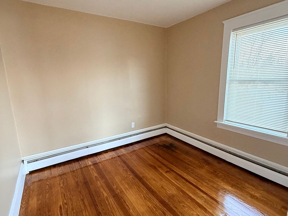 1st image of 744 Providence St Floor 3