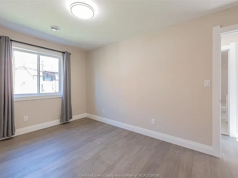 912 Hall Ave — Photo 16
