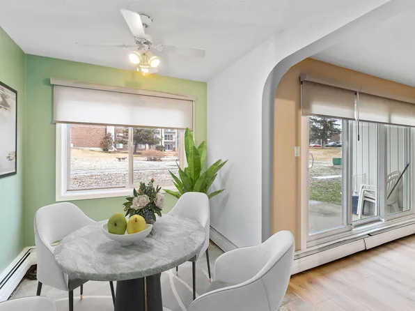 11450 40th Ave NW #102, Edmonton, AB T6J 0R5