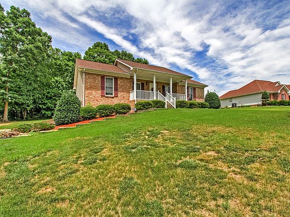 2nd image of 4013 Lakewood Dr