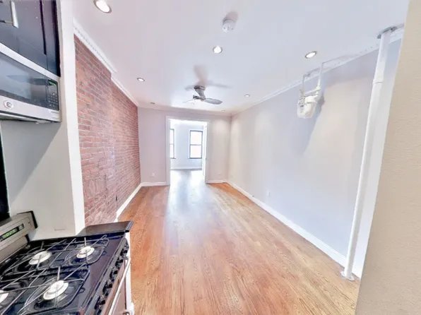 219 East 28th Street image 1 of 3