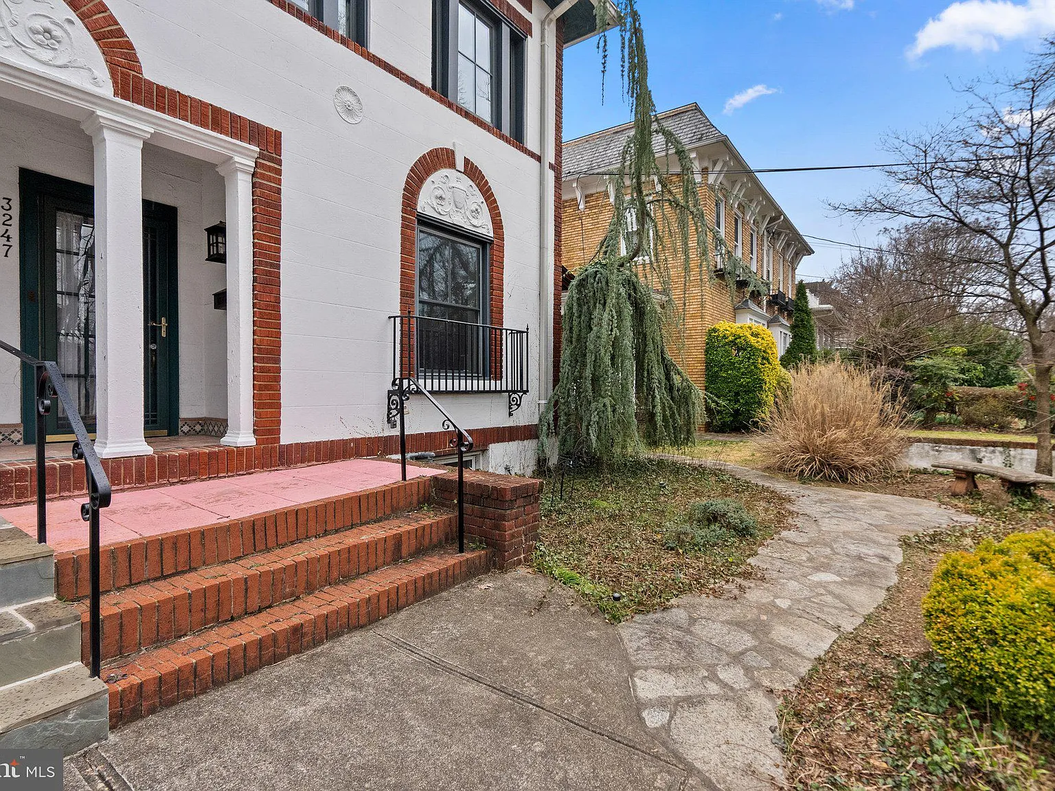 3 bed, 3.5 bath, 2988 sqft, $5,750 — Photo 3