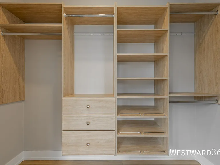 3555 N Neenah Ave #2N — Photo 12