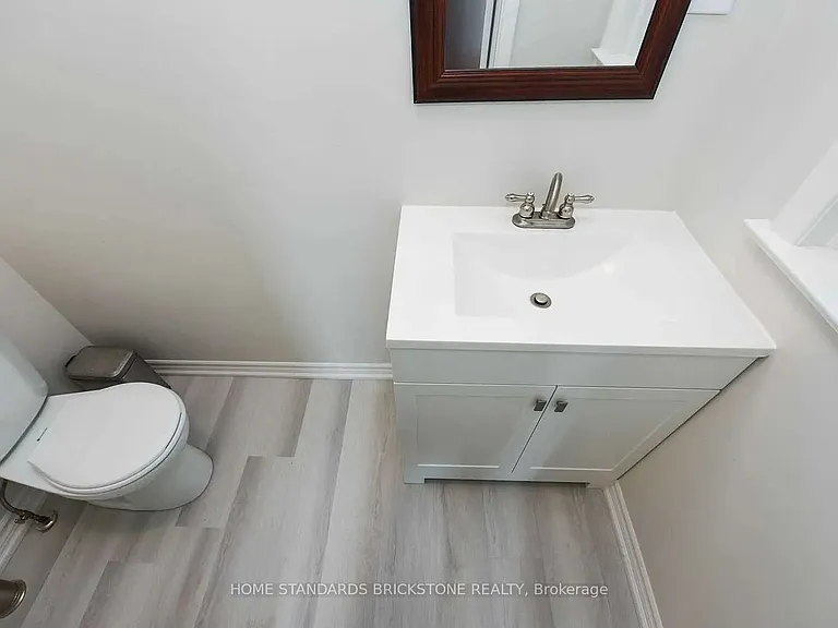 90 Centre Ave — Photo 18