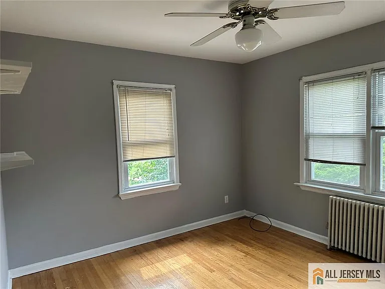 351 Metlars Ln — Photo 5