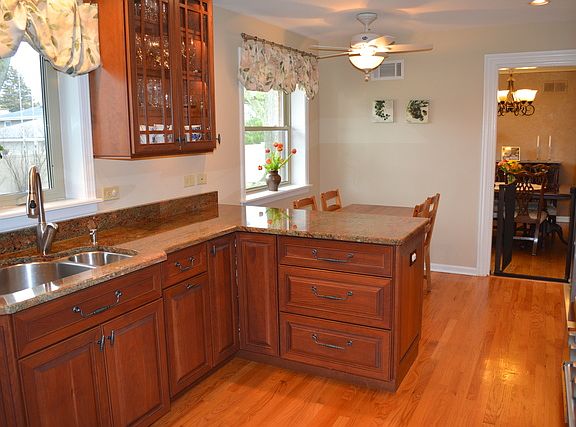 5th image of 5305 Fair Elms Ave