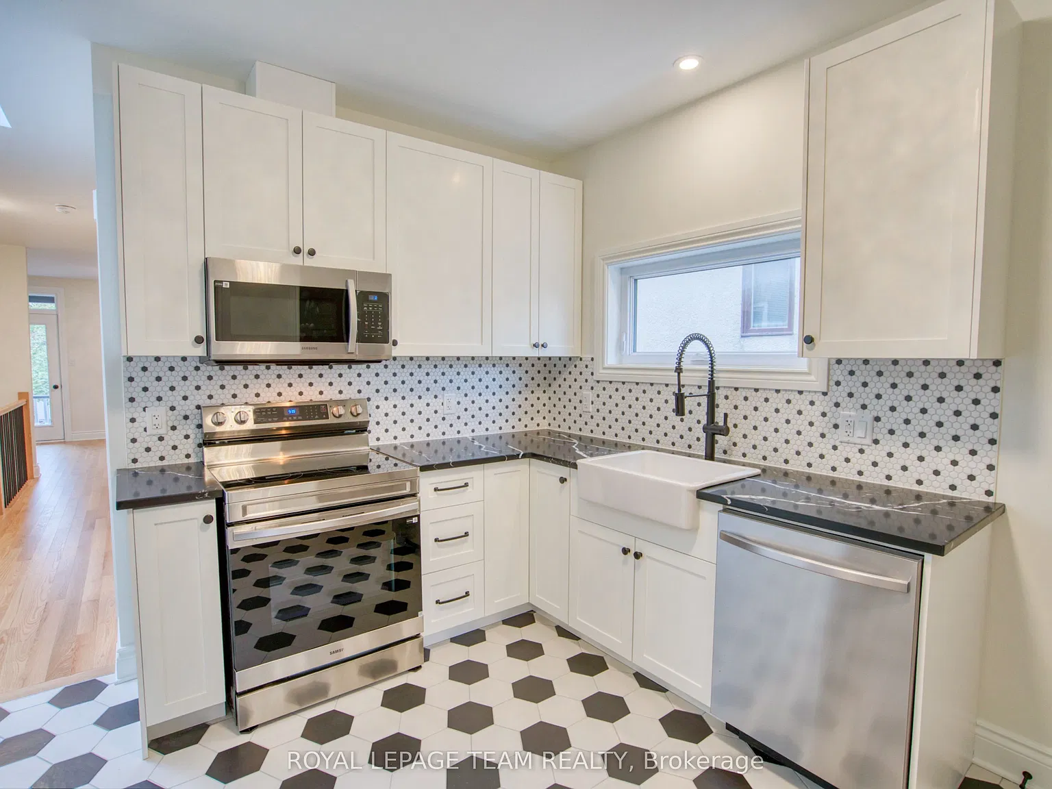 2 bed, $2,200 — Photo 4