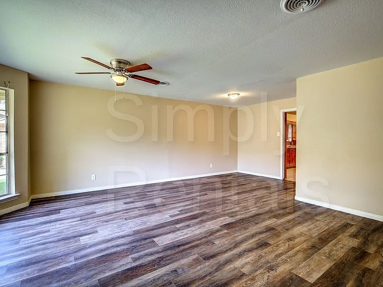6426 Chapman Dr — Photo 18