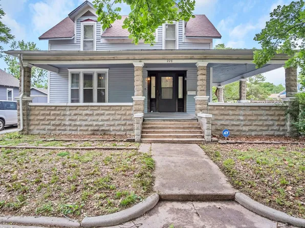 228 E 8th St, Newton, KS 67114