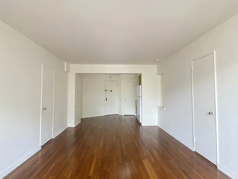 55-05 Woodside Ave #619 — Photo 2