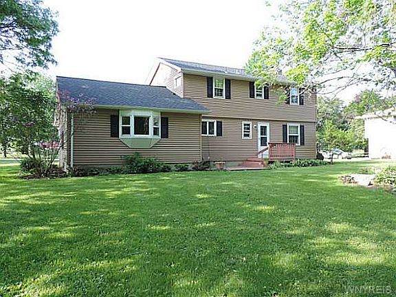 3rd image of 6 Diller Dr