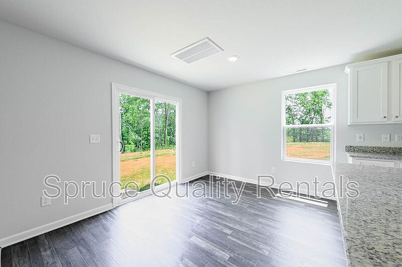 1st image of 4 Hazelburn Ct